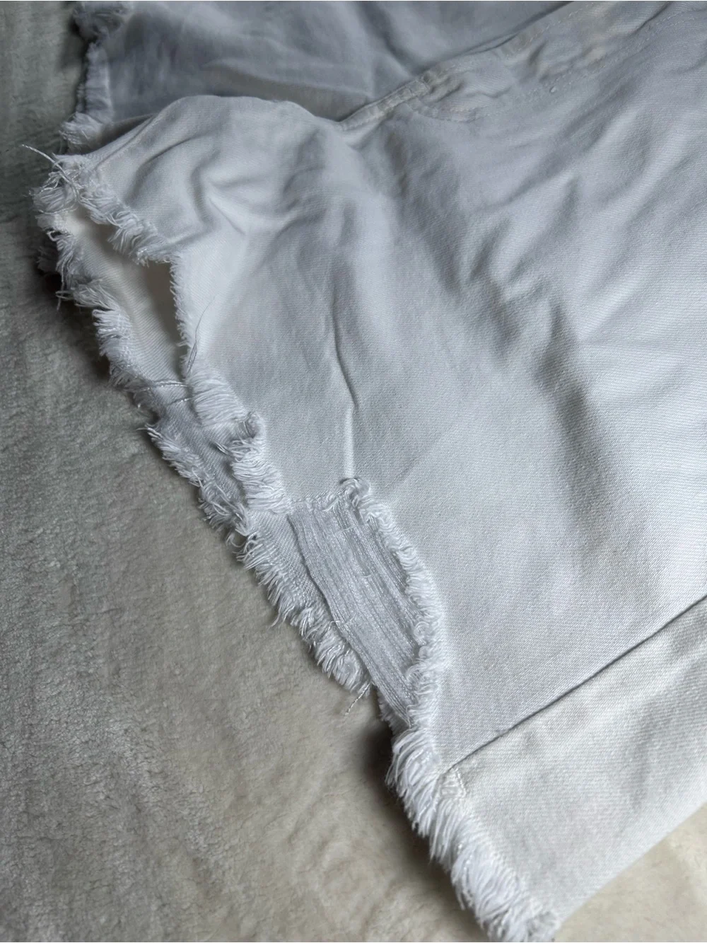 NWT Sz 14 - White 90s Baggy Denim Jean Shorts - Mid Rise Frayed Universal Thread